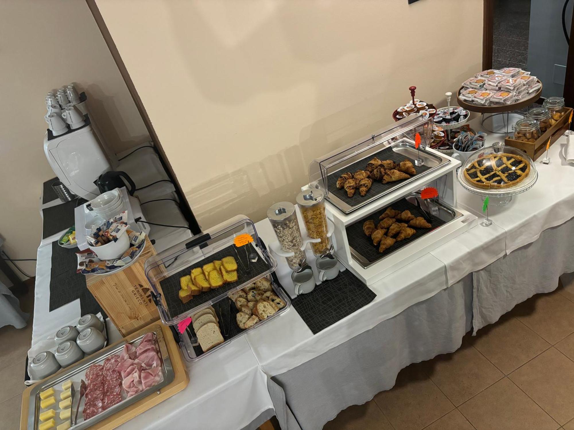 Villa Nasti Hotel Ristorante Canzo Екстериор снимка