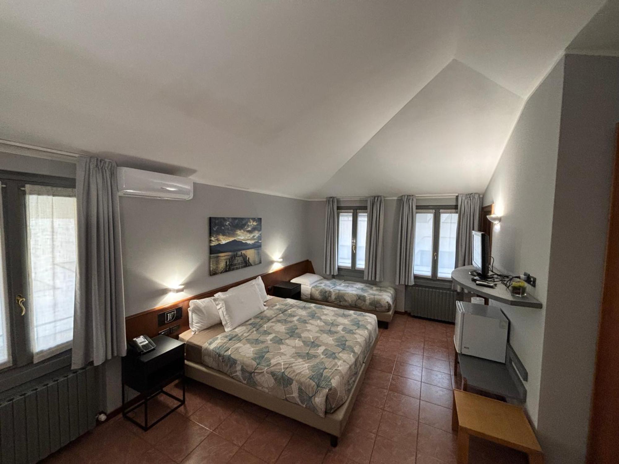 Villa Nasti Hotel Ristorante Canzo Екстериор снимка