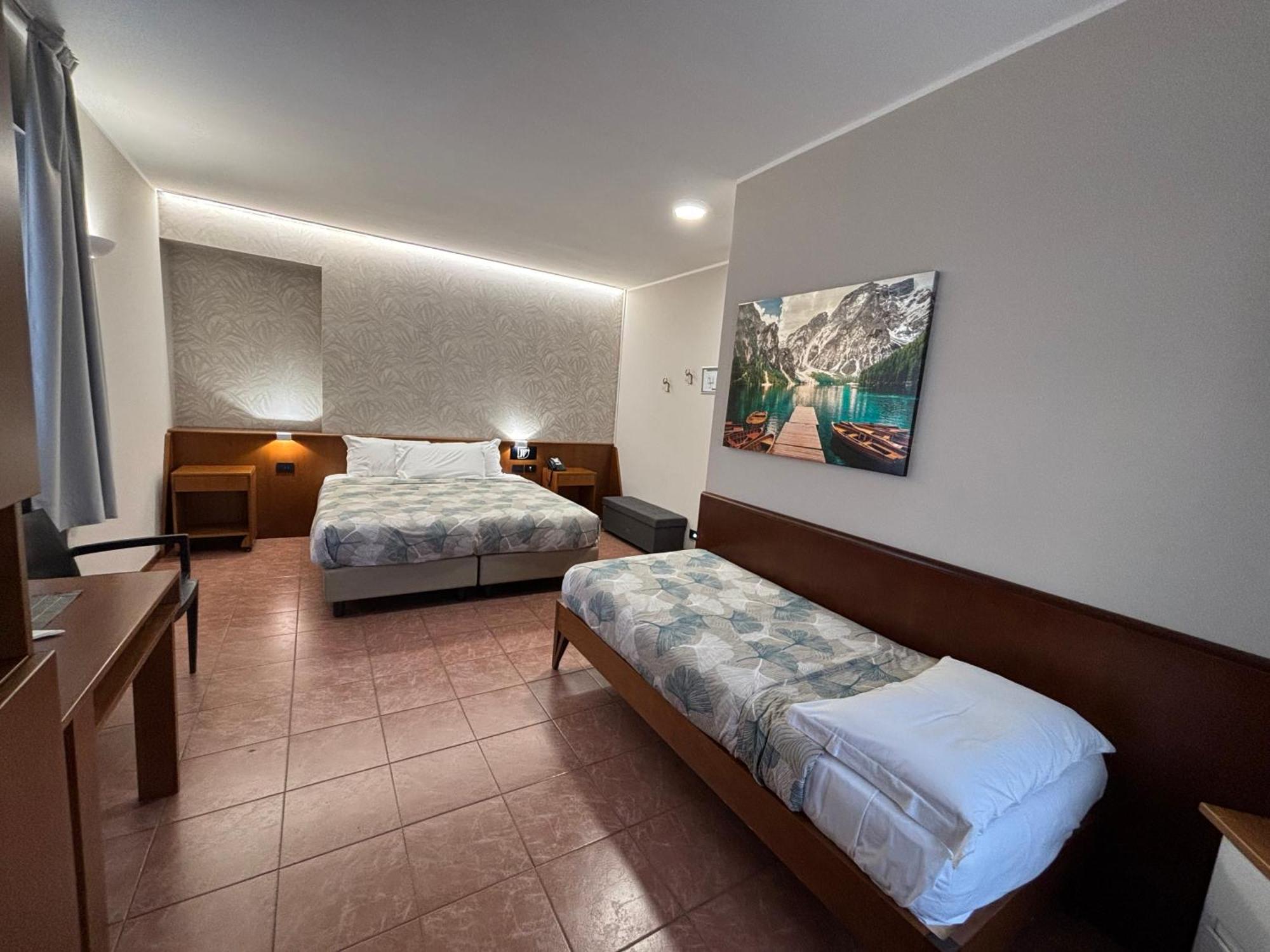 Villa Nasti Hotel Ristorante Canzo Екстериор снимка
